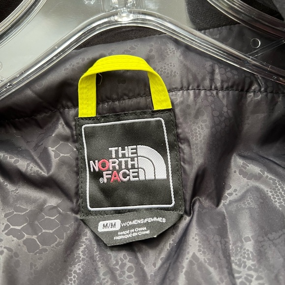 North Face  Shell neon medium women’s jacket - Picture 5 of 6